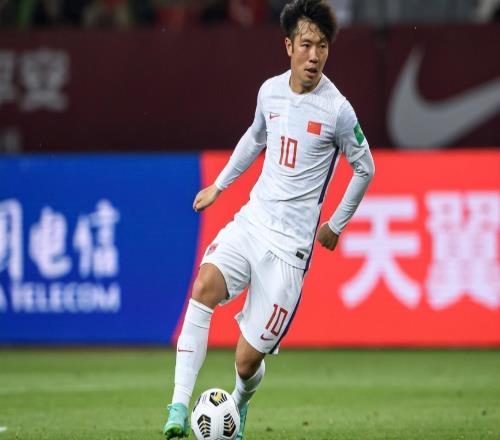 不是韓鵬也不是李霄鵬！他才是魯能最成功的救火教練，引發(fā)熱議