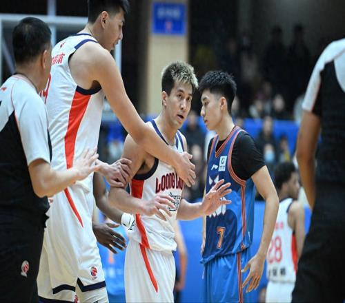 宣布休戰(zhàn)！郭艾倫該退役了兩場(chǎng)平均12.5分，明年大合同泡湯