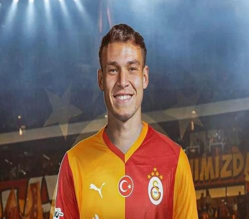 記者：加拉塔薩雷正在推動烏加特的轉會羅馬體育報：羅馬對齊爾克澤的報價接近曼聯的要求