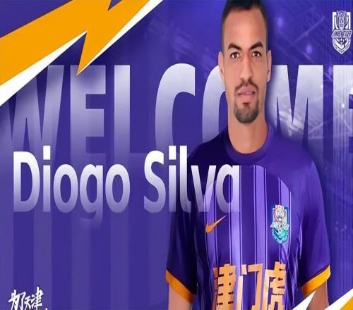 卡隆在蓉城下賽季去留引發(fā)熱議，球迷推薦一人頂替他，卻被辟謠