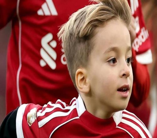 孩子以球童身份出场，若塔遗孀感谢利物浦：感谢大家的爱