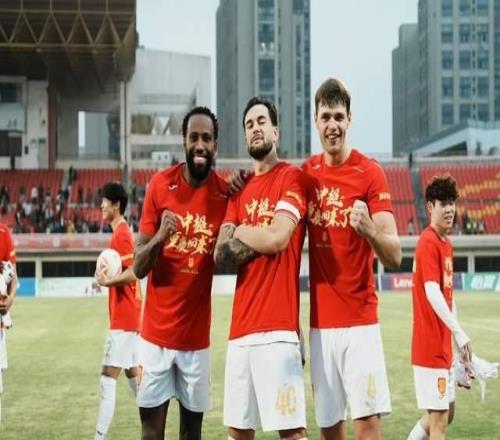 重慶2外援離隊(duì)，圍繞向余望打造體系遼寧鐵人試訓(xùn)門將擔(dān)任二門