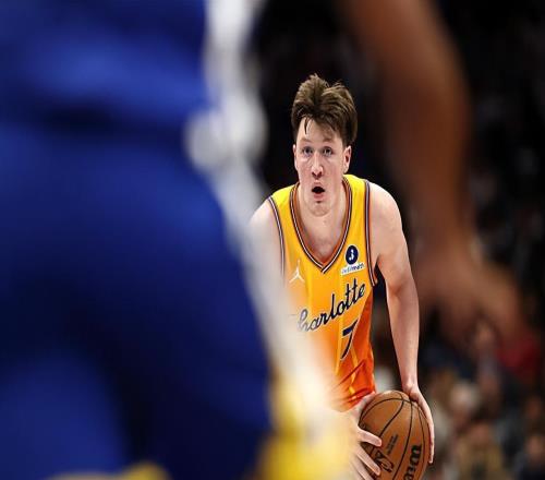 明明成熟度如此驚人，黃蜂側(cè)翼新秀為什么得不到更多的球權(quán)支持