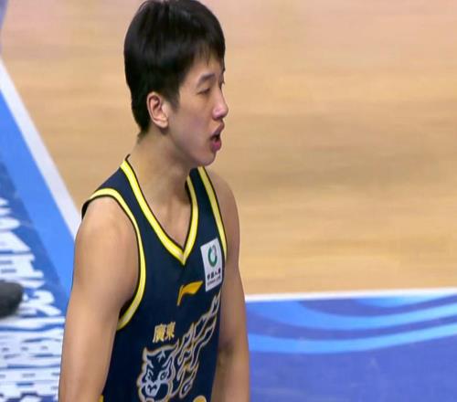 朱芳雨賭對了！廣東“暴力控衛(wèi)”狂轟74分，這可是杜鋒的爭冠王牌