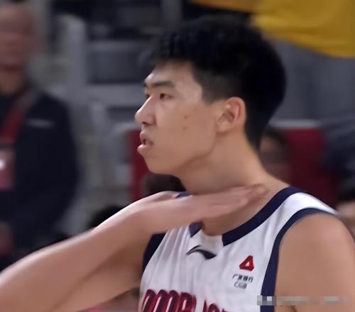 深夜11點！CBA開出罰單，徐昕被罰款，球迷：罰得對，但雙標了