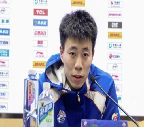 張鎮(zhèn)麟：今天領(lǐng)先之后有所放松，我們要充分磨合為季后賽做準備