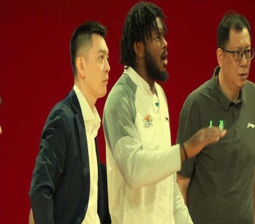 莫蘭德8+6+2拼盡全力！杰隆布朗6+3,奧利弗3+3+1,遼籃領(lǐng)先吉林7分