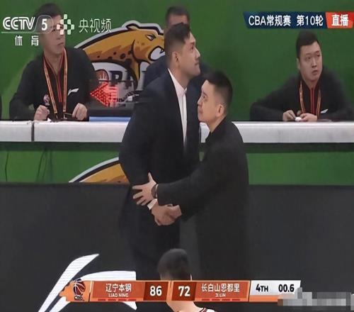 故意放水雪藏當(dāng)家球星遭四連敗，球迷怒斥：輸也不是這樣演的