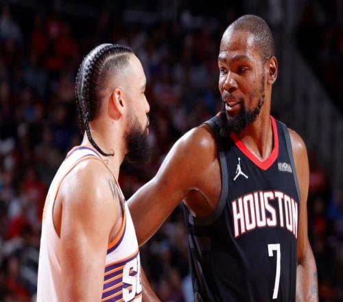 死神26+10獻(xiàn)1.1秒三分準(zhǔn)絕殺！火箭逆轉(zhuǎn)太陽完成三殺布克27+3