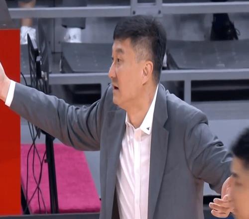 浙江絕殺球踩線不吹，廣東三分沒踩線被吹掉！CBA裁判水平太低了