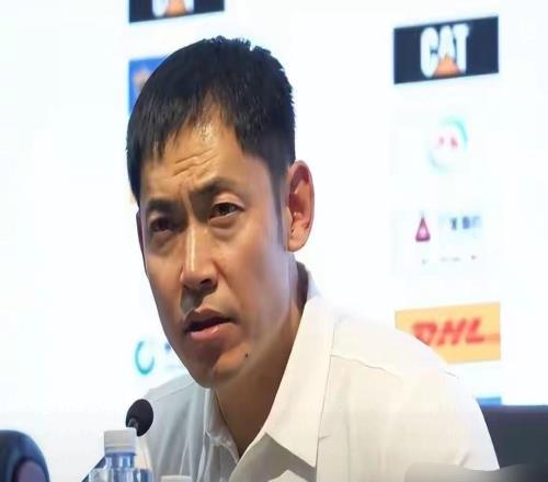 又輸了！8強(qiáng)隊成倒數(shù)第4，多位媒體人質(zhì)疑，43歲少帥我需要成長