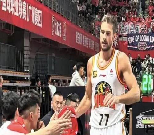 記者：北控簽約上賽季場均20.7分的吉林外援托馬斯基茲林克