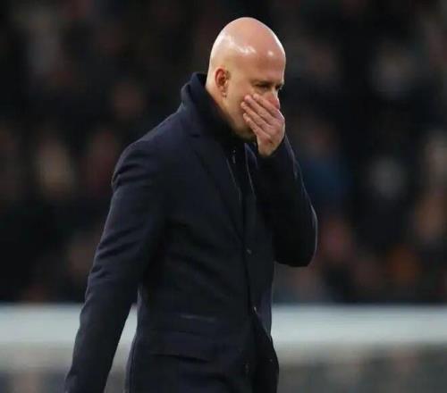 斯洛特徹底被架空利物浦內(nèi)部矛盾激化，高層或讓利物浦深陷苦海