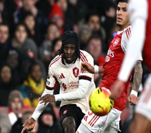 00！强强对决变菜鸟互啄阿森纳利物浦互交白卷枪手6分领跑英超