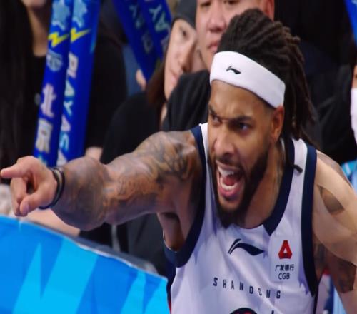 周琦失誤珀賽爾絕殺！謝智杰末節(jié)封神山東4人滿分，許導(dǎo)驗(yàn)貨失敗