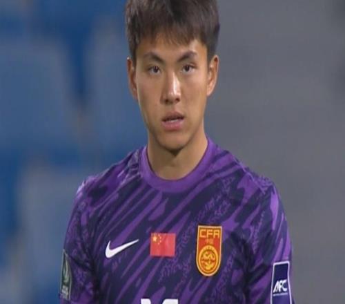 申花后悔嗎李昊連場神撲，鎖定國足主力，媒體人：有人連拍大腿