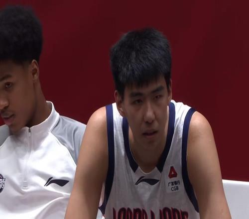 太適合廣東隊(duì)！徐昕打爆浙江內(nèi)線雙塔，或被朱芳雨提前簽回