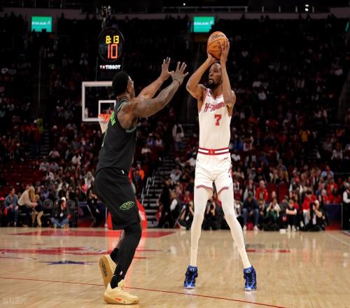 火箭9分勝鵜鶘，杜蘭特破紀錄升歷史第6，小賈狂砍32+8創(chuàng)生涯新高