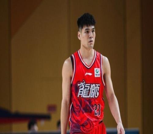 回避老東家，媒體人：陳國豪交易中有條款，對北控只能打一節(jié)