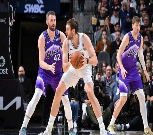 文班33+10+7三分賽季新高馬刺輕取爵士達(dá)成30勝西部第二