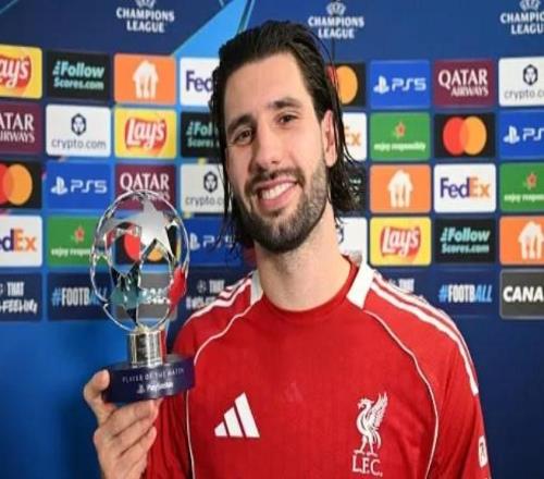 杰拉德：索博有能力達(dá)到世界級水平，要保持謙遜繼續(xù)努力踢球