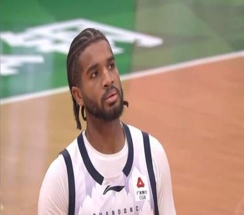 送遼寧三連敗，山東男籃苦戰(zhàn)獲勝高詩巖14+5搶斷趙繼偉打出士氣