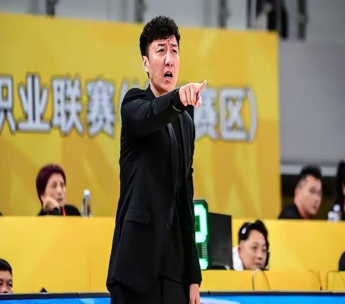 瘋狂一夜！一場比賽7技犯，深圳擊潰山西，前CBA冠軍慘遭18連敗