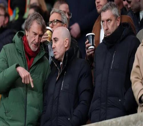 記者：曼聯(lián)本周內(nèi)部討論引援問題，夏窗可能簽2名中場+左邊鋒