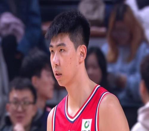 朱芳雨賭對(duì)了！徐昕打成CBA第一中鋒，或被廣東隊(duì)提前簽回