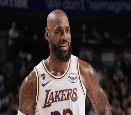 湖人險勝獨行俠！東契奇33分，詹姆斯八村壘統(tǒng)治末節(jié)，艾頓16中4