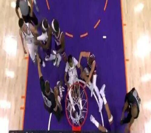 5人吃T！今天NBA打架的人真多啊....