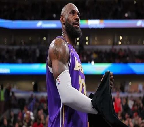 記者：詹姆斯不考慮告別巡演，這將面臨身體挑戰(zhàn)和負(fù)面壓力