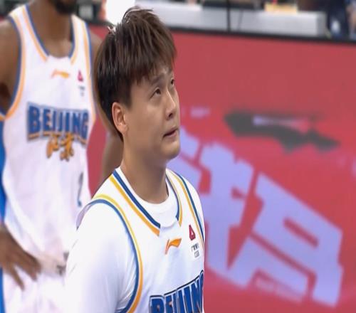 看到北京落后暫停時(shí)趙睿不耐煩的表情，才知道，許利民有多能作妖