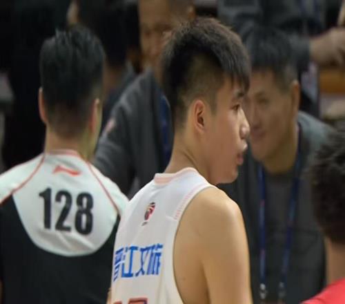 1換1交易徐杰楊曦皓狂轟生涯最強(qiáng)一戰(zhàn)，這才是廣東隊(duì)的內(nèi)線答案