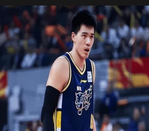 廣東隊外援難題，內(nèi)線必須補強，換掉薩林杰或者麥考爾