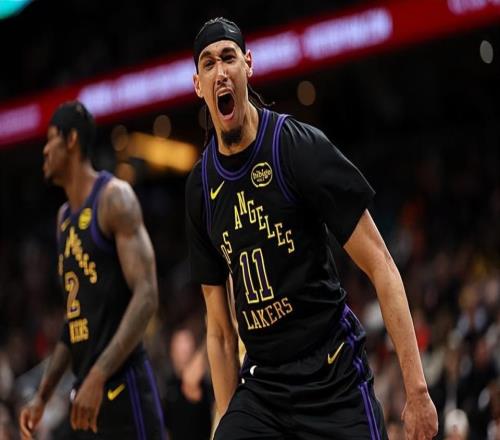 與東契奇的配合確實相當默契，但湖人替補中鋒也確實是能力有限