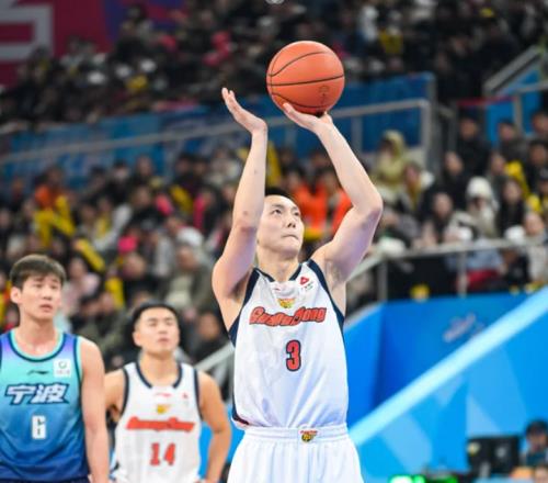 拿600萬，9投7鐵，在場(chǎng)輸10分！球迷：輸球從你超遠(yuǎn)三分打鐵開始