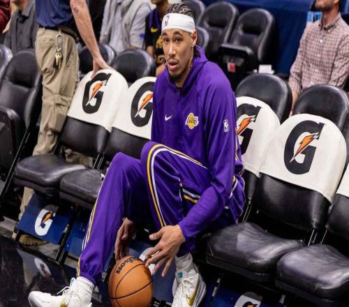 壞消息，湖人隊(duì)杰克遜海耶斯因推搡奇才隊(duì)吉祥物被禁賽一場