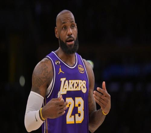 隨著湖人險(xiǎn)勝，勇士逆轉(zhuǎn)太陽，西部最新排名榜出爐！37名僅差2勝