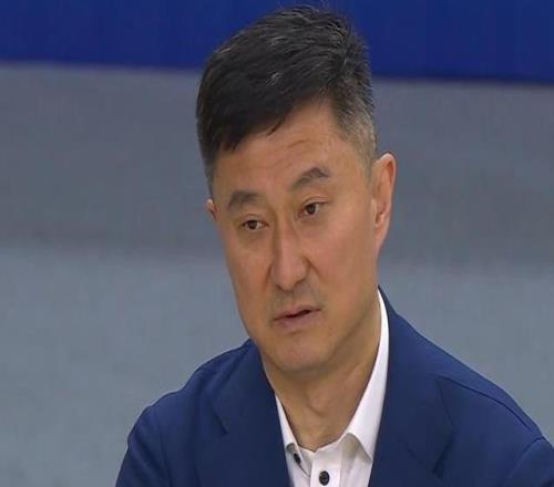 無解雙塔！洛夫頓白邊狂轟45+19+11打爆廣東禁區(qū)杜鋒多次無奈搖頭