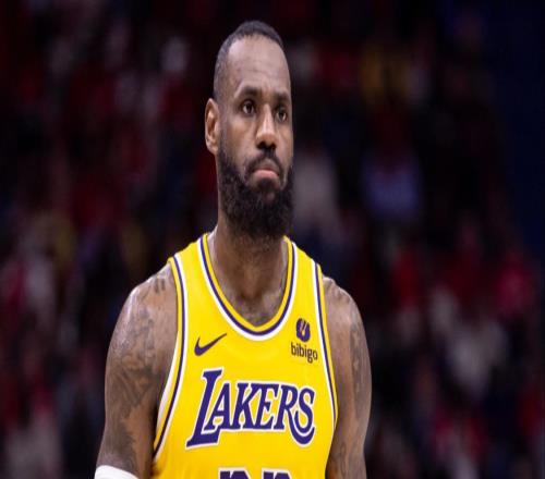 詹姆斯是庫里和勇士的統(tǒng)治者！在湖人對勇士18勝9負！