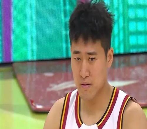 離譜！教練缺席、核心休戰(zhàn)，殘陣竟轟48分神跡