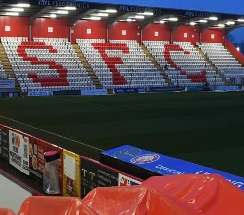 官方：巴恩斯利客戰(zhàn)斯蒂夫尼奇的比賽因場地積水推遲