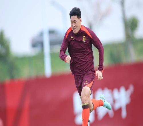 中超新賽季風(fēng)云錄：轉(zhuǎn)會市場的暗流與明爭，新外援整體身價提升