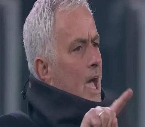 一場(chǎng)21！讓穆帥有望爭(zhēng)二：本菲卡追平葡體，下周歐冠決戰(zhàn)皇馬