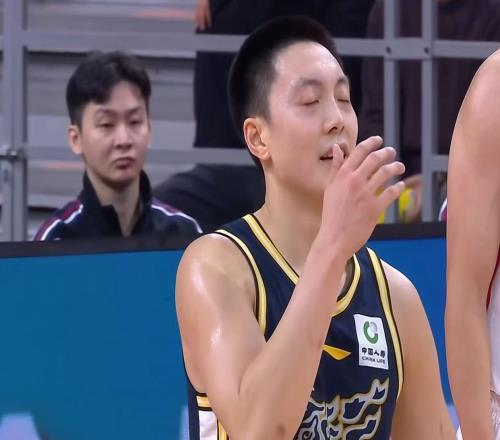 最后的希望！廣東隊休賽期可能搶下小喬丹，保杜鋒打爆北京上海