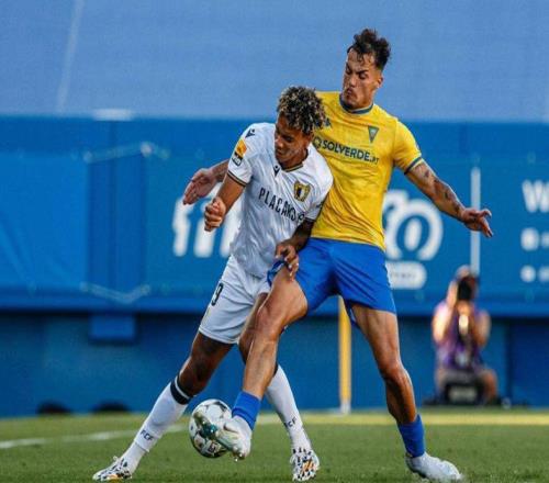 三鎮(zhèn)買南美洋槍阿爾瓦羅單防！海牛官宣十將球迷：準(zhǔn)備踢中甲了