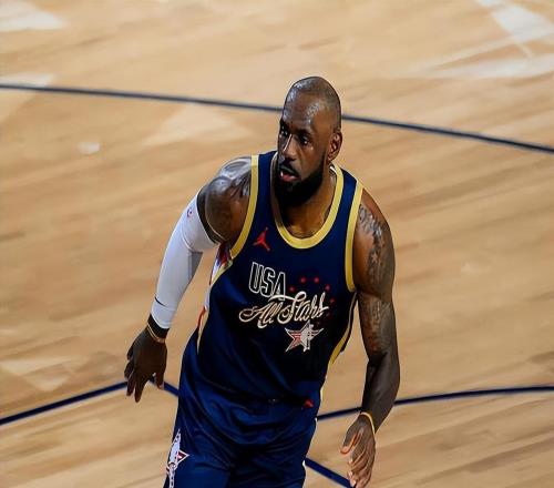 勒布朗詹姆斯：第一次拿全明星MVP都20年前了，現(xiàn)在布朗尼21歲了