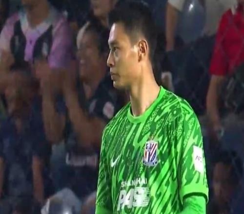 申花復刻蓉城劇本！24分鐘2球落后，對手轟世界波，媒體人怒批