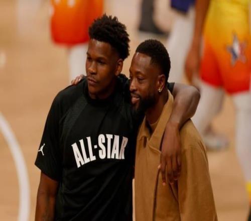 斯波：愛德華茲太像韋德了，看到他感覺自己都變年輕了